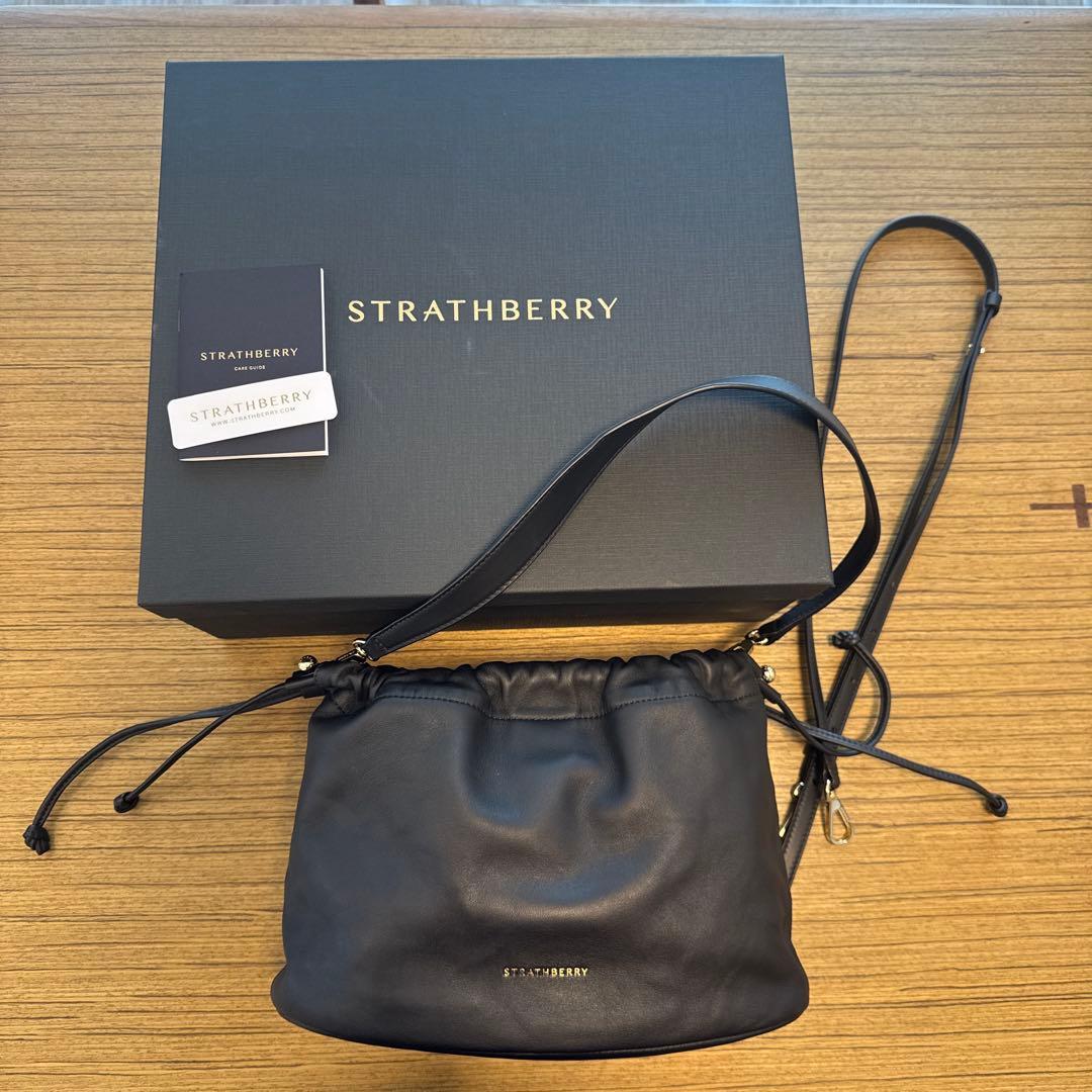 バッグ STRATHBERRY Charlotte Midi Drawstring