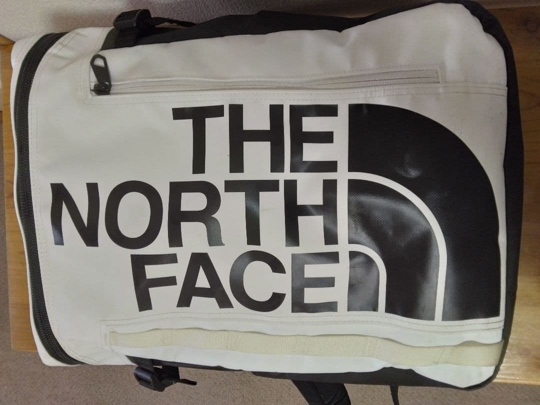 THE NORTH FACEリュックBCヒューズボックス30Lホワイト/ブラック