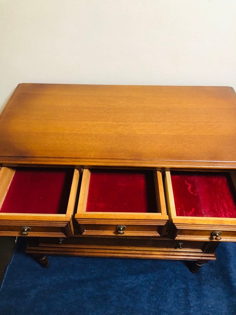 来た！アンティーク　西洋家具　キャビネット　クラシックスタイル木製タンス