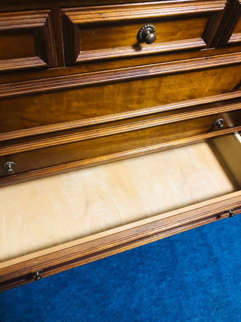 来た！アンティーク　西洋家具　キャビネット　クラシックスタイル木製タンス