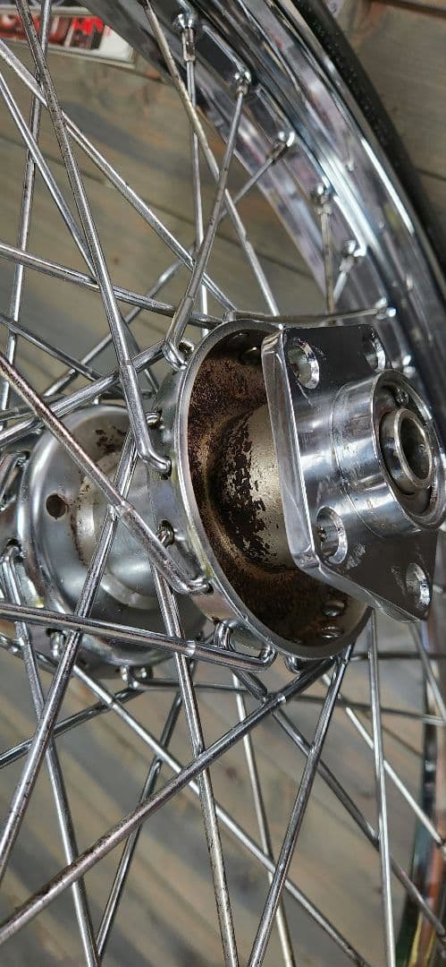 ハーレー　２１インチホイール　　　　ショベル（バリ山タイヤ付き)