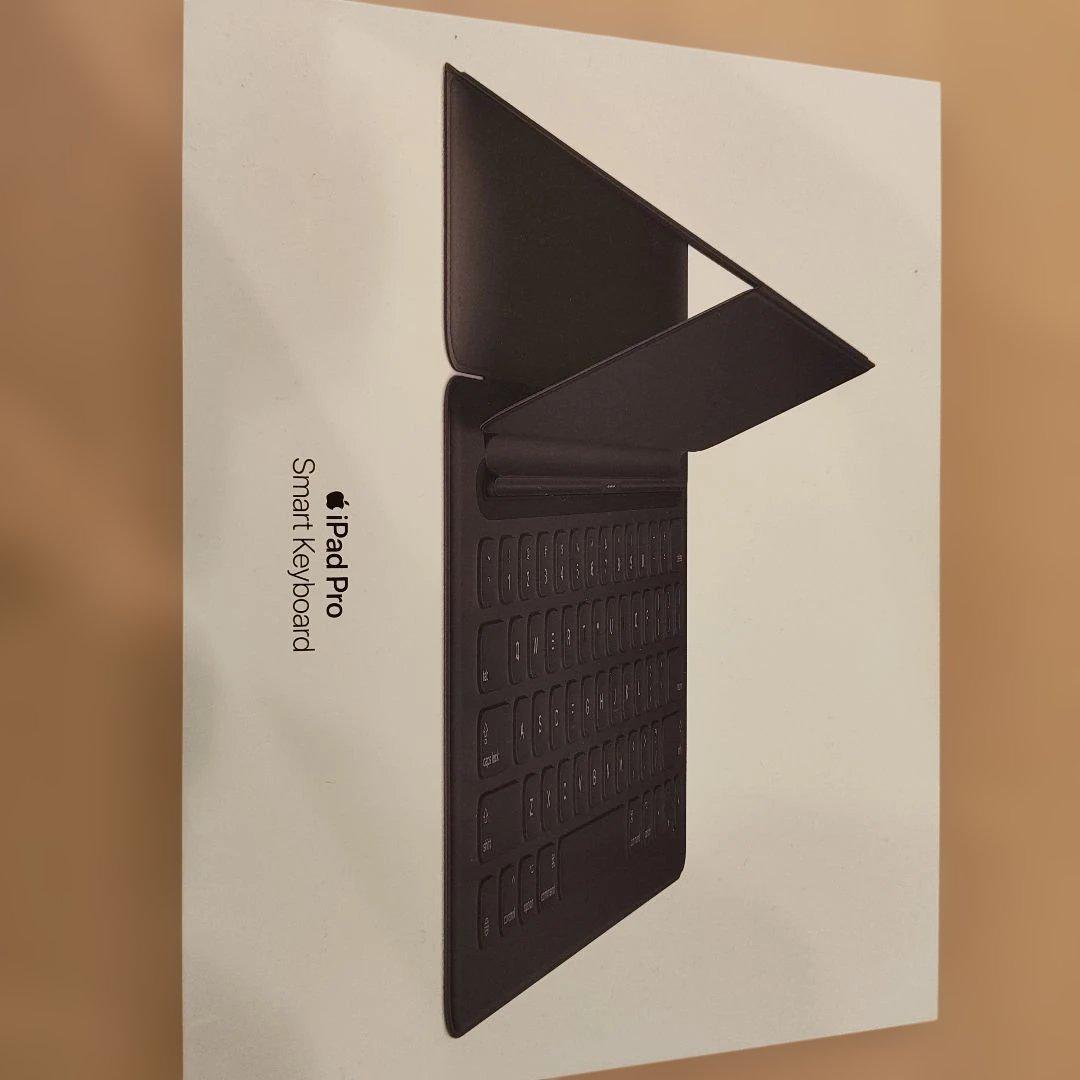 iPad Pro (12.9インチ) (第2世代) 64GB　Keybord付き