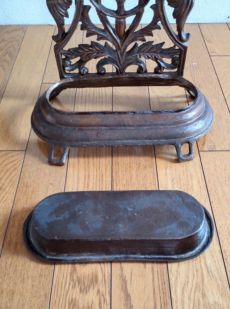 鋳鉄製 　傘立て 　アンティーク調