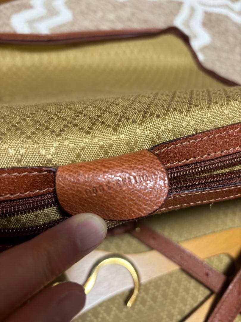 GUCCI ブラウンレザー ガーメントバッグ トラベルバッグ ストラップ付き