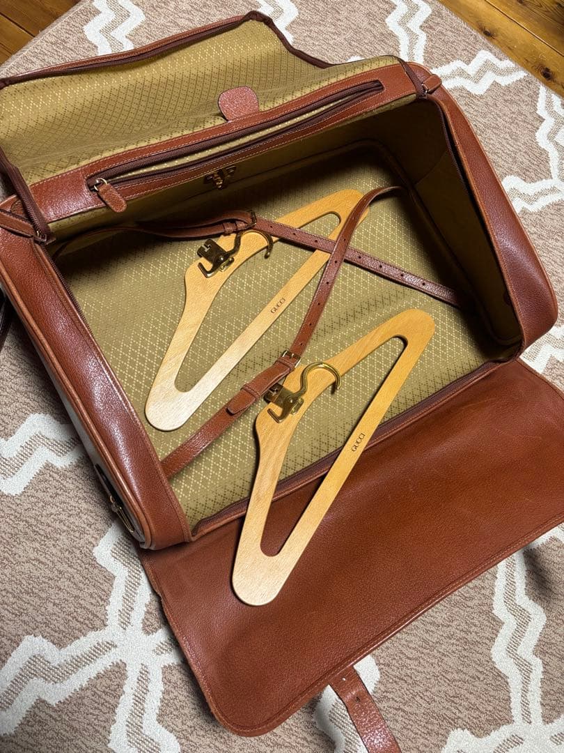 GUCCI ブラウンレザー ガーメントバッグ トラベルバッグ ストラップ付き