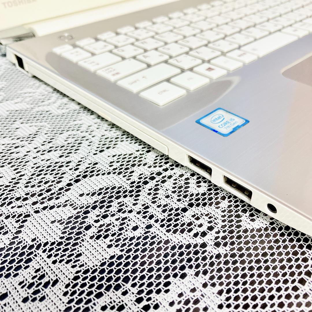 薄型軽量❣東芝ノートパソコン Win11 core-i5 SSD カメラ付き✨