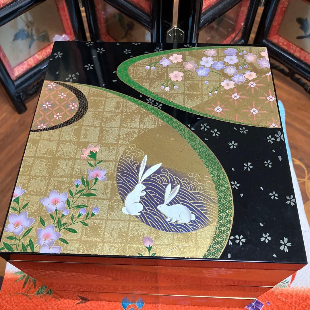 美品 うさぎ三段重箱 金彩 漆塗り＊えり善風呂敷付き