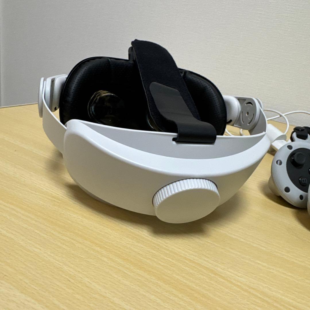  Quest 3S 美品　高級ストラップ付き　メタクエスト　グリップ付き