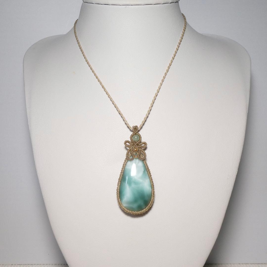 でんちゃん　大粒ヘミモルファイトのマクラメネックレス