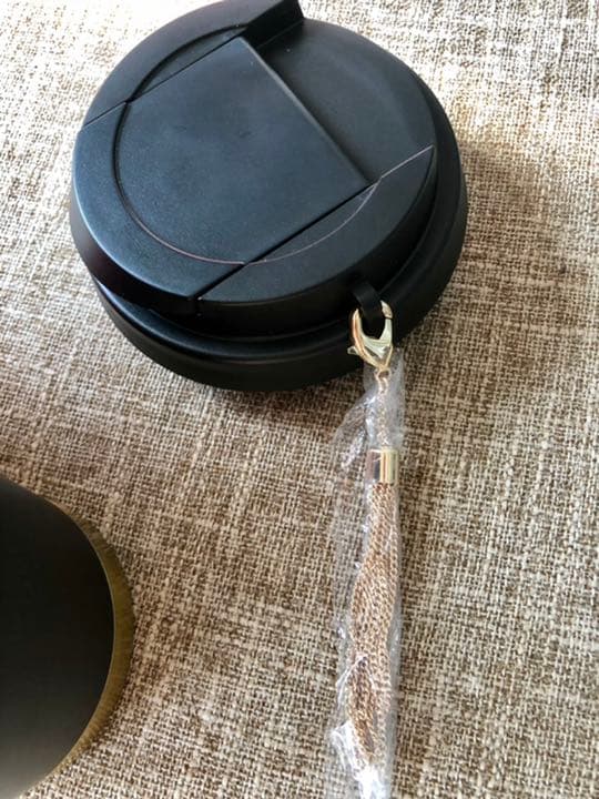 スタバ海外限定⭐️新品❗️2点セット❗️ブラックゴールドタンブラー&キラキラバック巾着