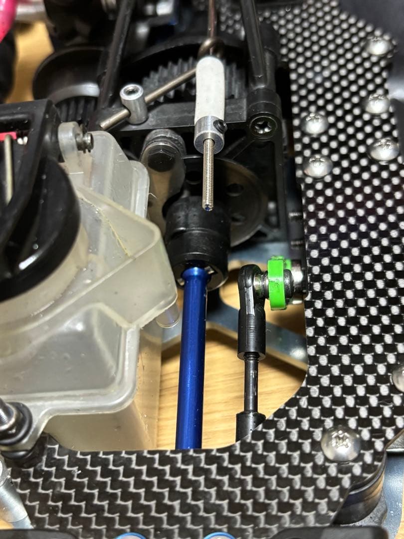 t*8様 京商FW05 エンジンラジコン