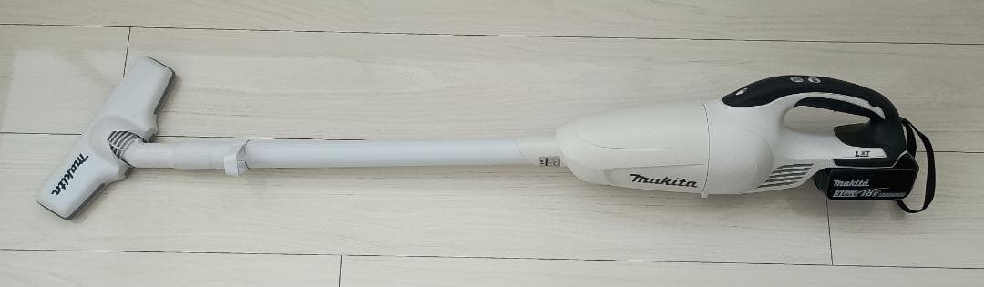 【中古】マキタ CL181FD 充電式クリーナーとサイクロンアタッチメント