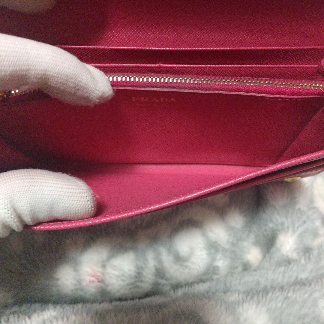 PRADAサフィアーノ レザーリボン付き 長財布 レッド系