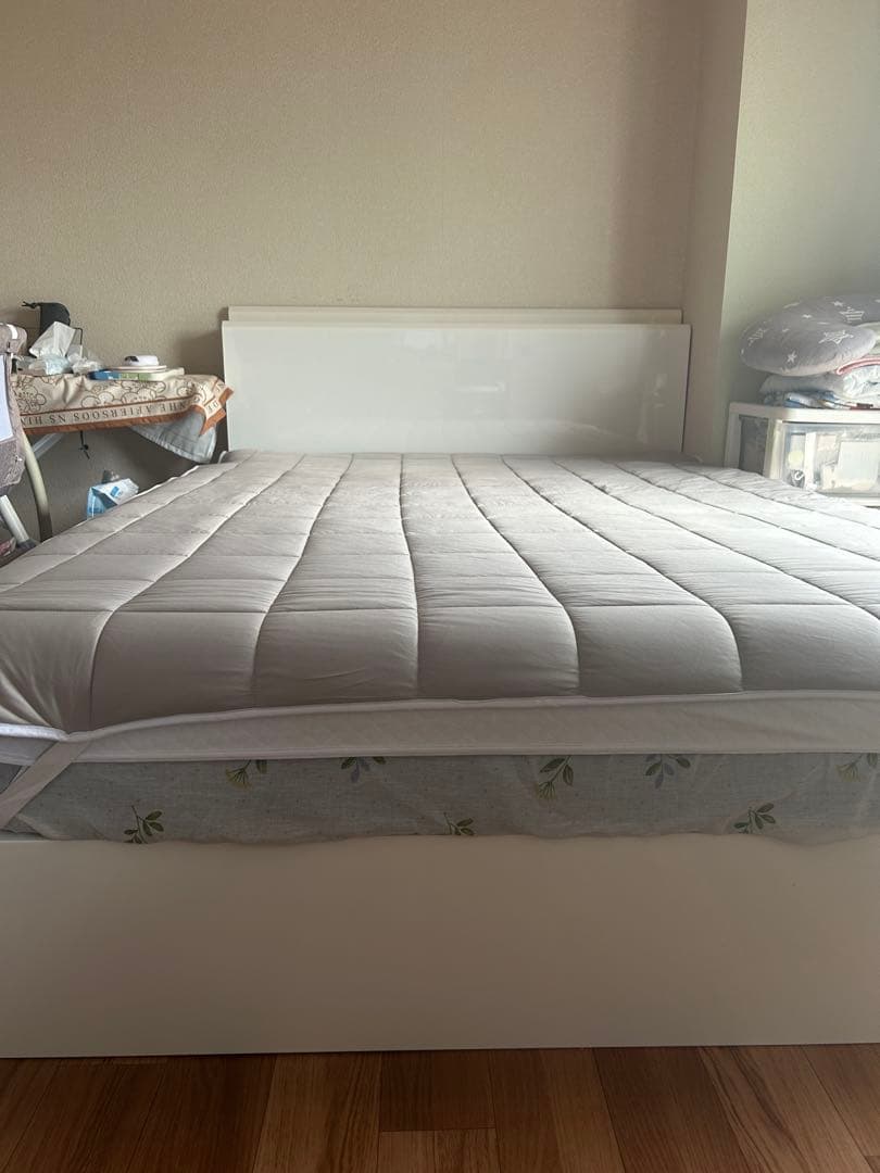 【限定セール！！】ニトリダブルベッドフレーム　収納付き　ロータイプ　コンセント付