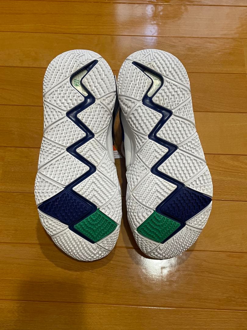 NIKE ナイキ　カイリー4 kyrie4 バッシュ　バスケ