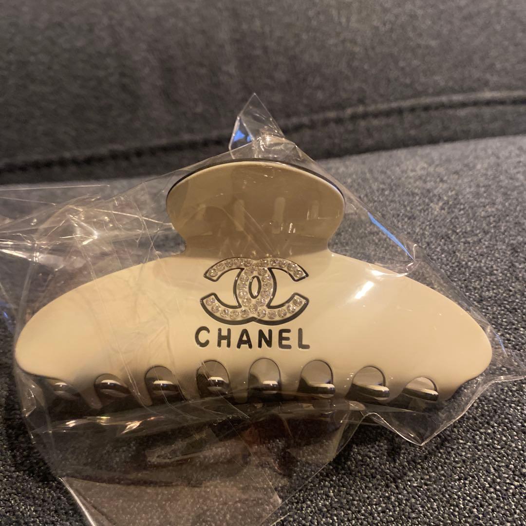 CHANEL ヘアクリップ