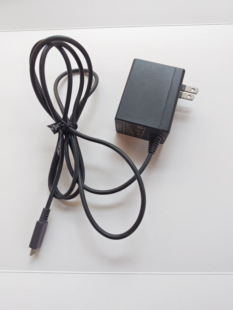 Nintendo Switch Lite ポケモンデザイン（充電器、カバー付き）