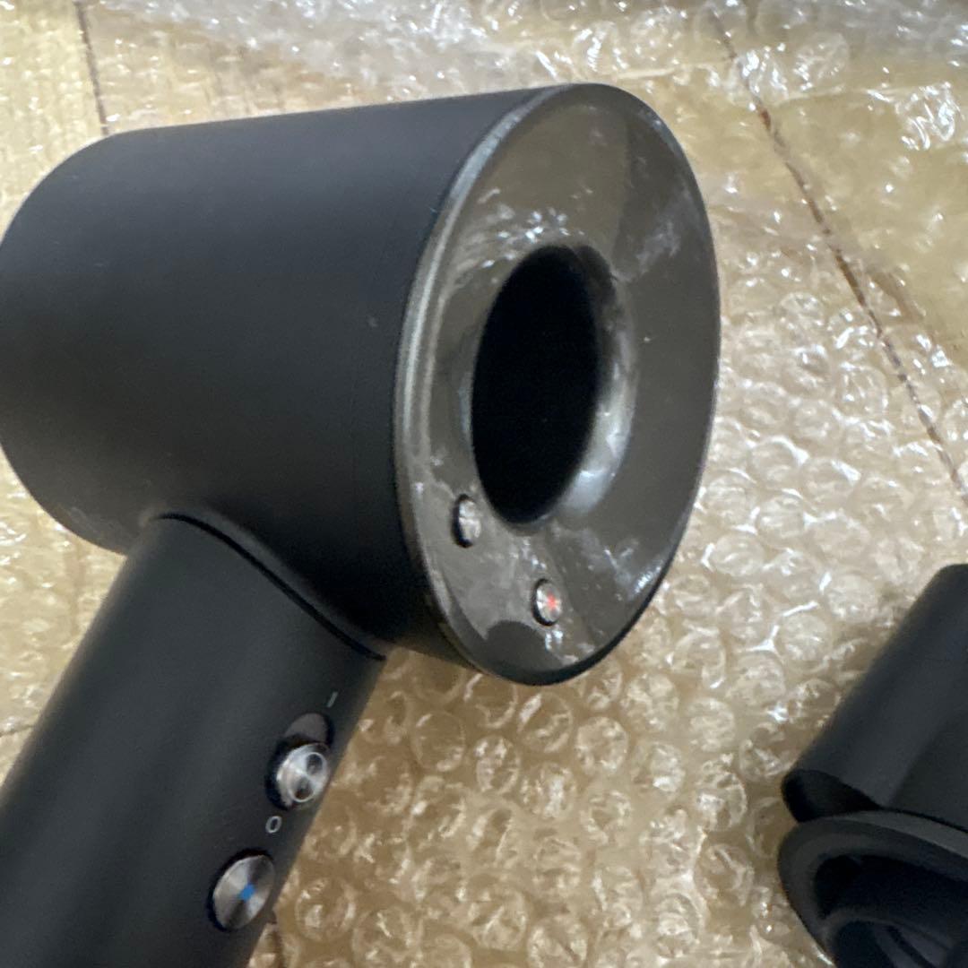 ドライヤー　ダイソン