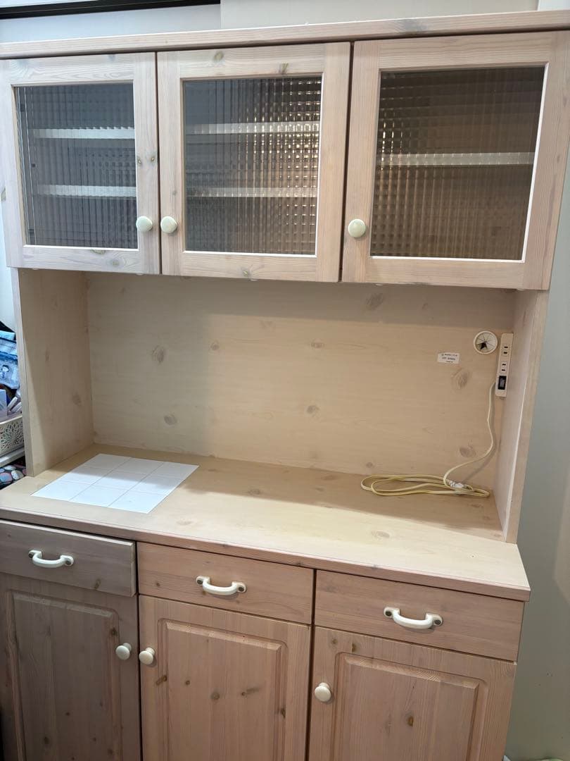 [左側］北欧パイン無垢材 フレンチカントリー 食器棚 カップボード たのメル便