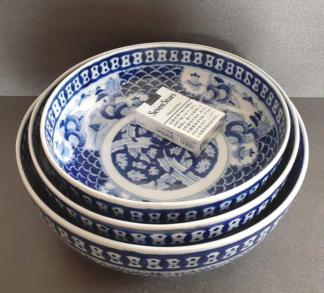 【名品】江戸時代末期～明治時代　古伊万里　染付　波に舟　たこ唐草文様　三重鉢