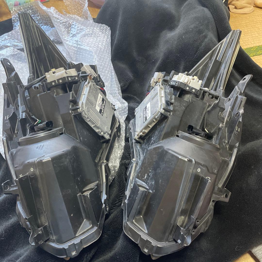 30 前期　プリウス LED ヘッドライト 左右セット コンピューター付き