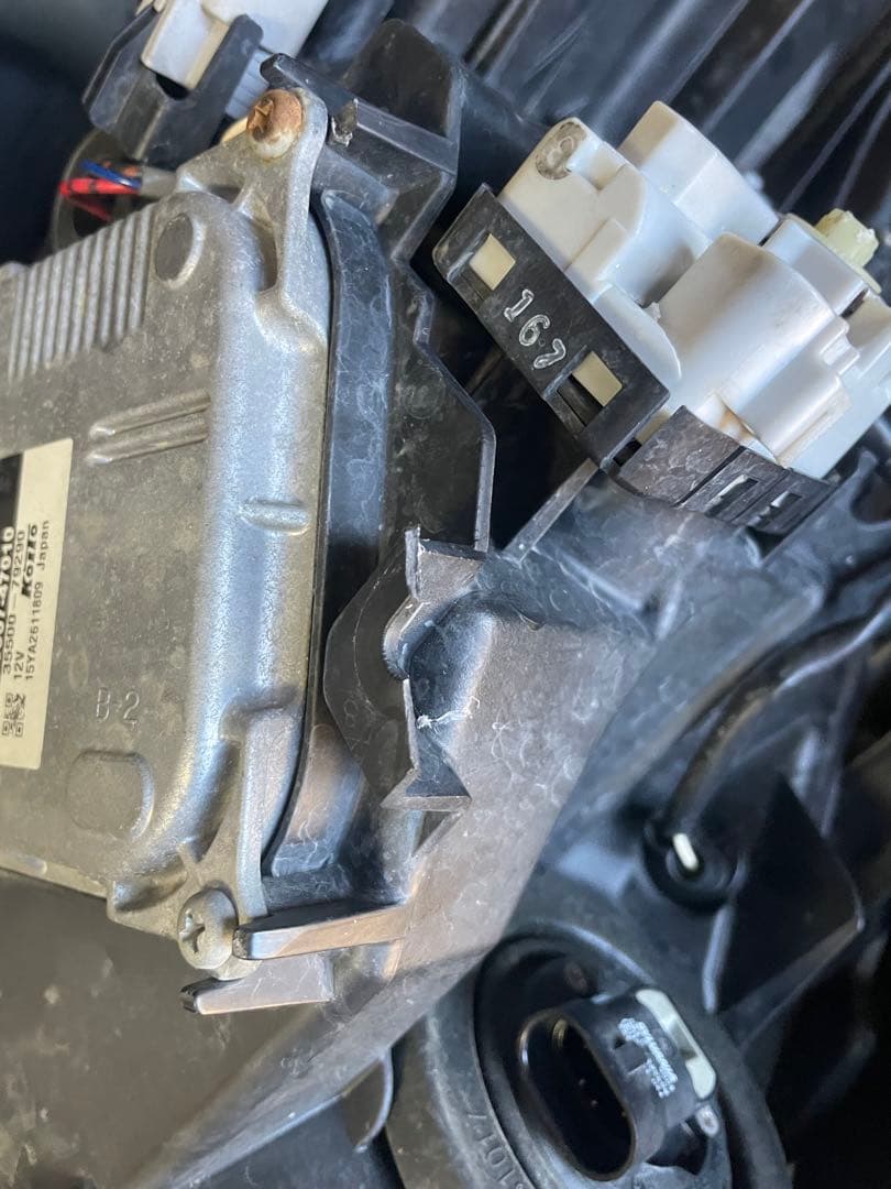 30 前期　プリウス LED ヘッドライト 左右セット コンピューター付き