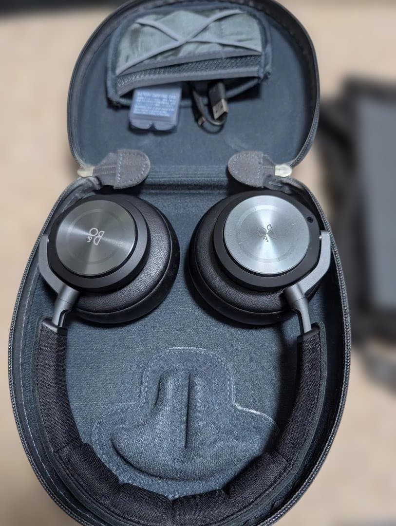 Bang & Olufsen Beoplay H9 予備バッテリー付き