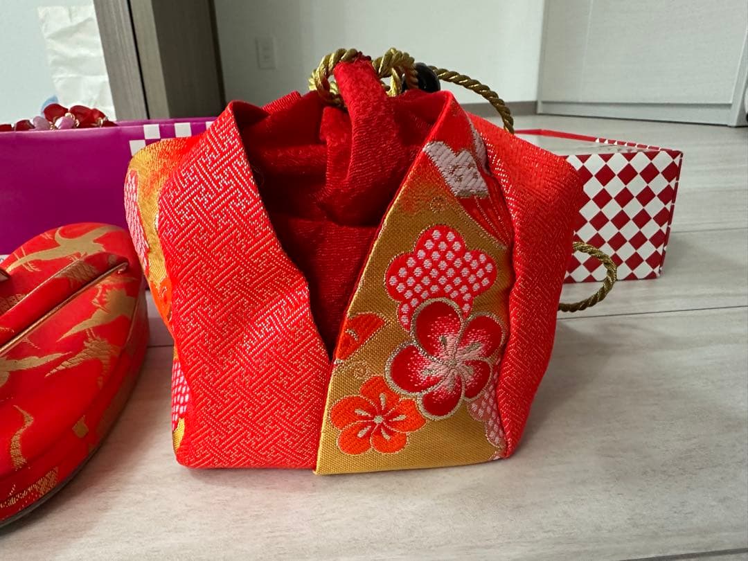 七五三　子ども　着物　小物一式　髪飾り　巾着　扇子　草履　赤