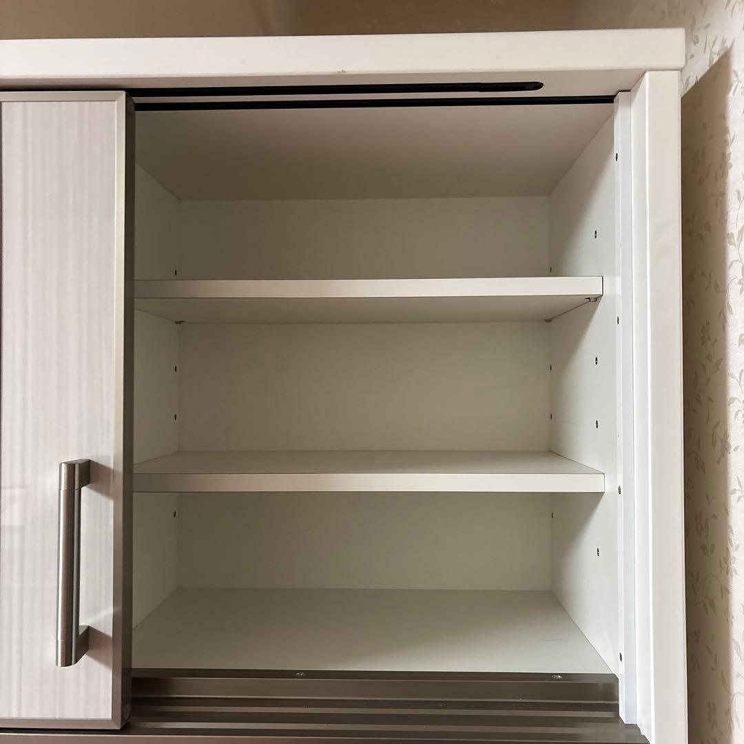 ニトリ 100 ホワイト 食器棚 ガラス扉 コンセント付き