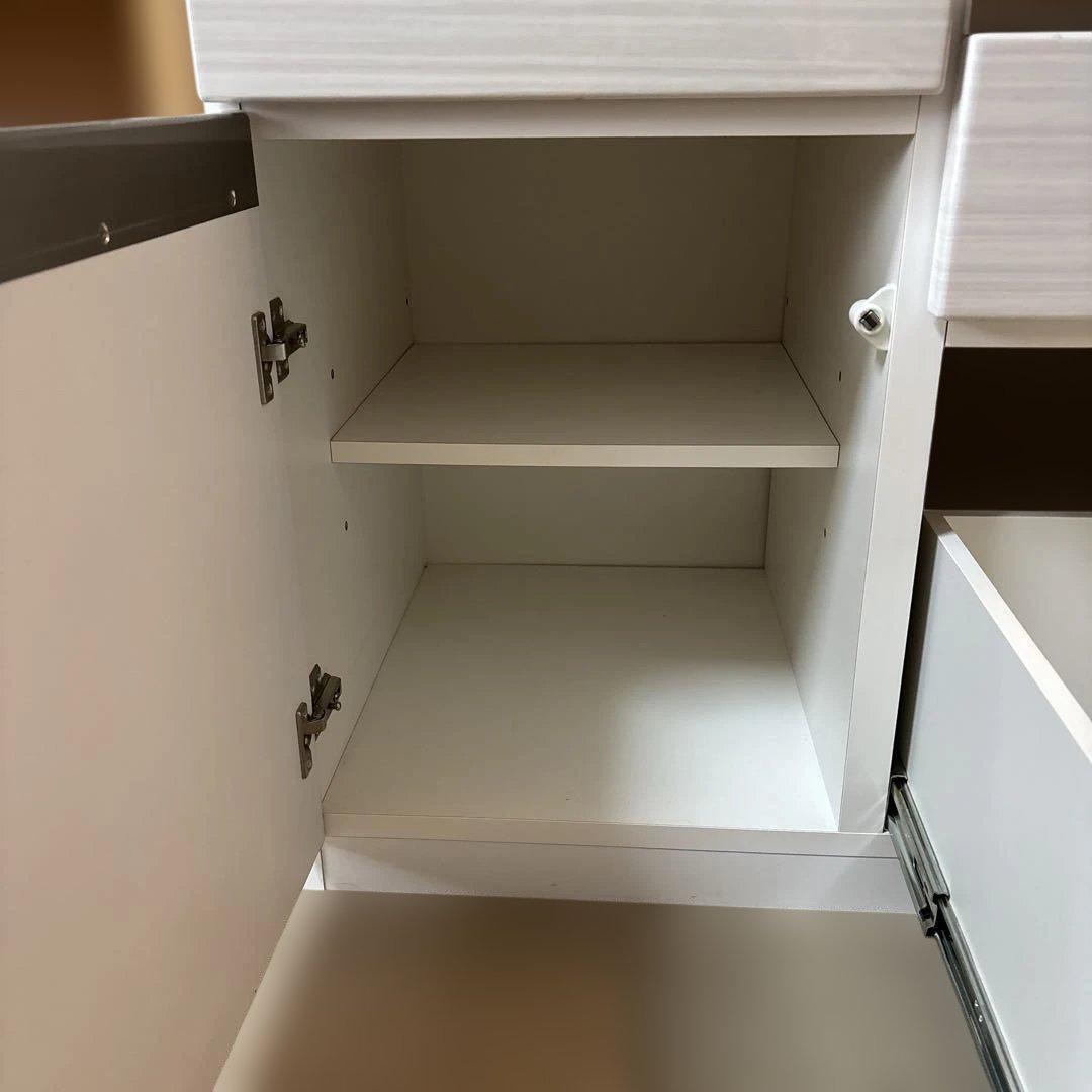 ニトリ 100 ホワイト 食器棚 ガラス扉 コンセント付き