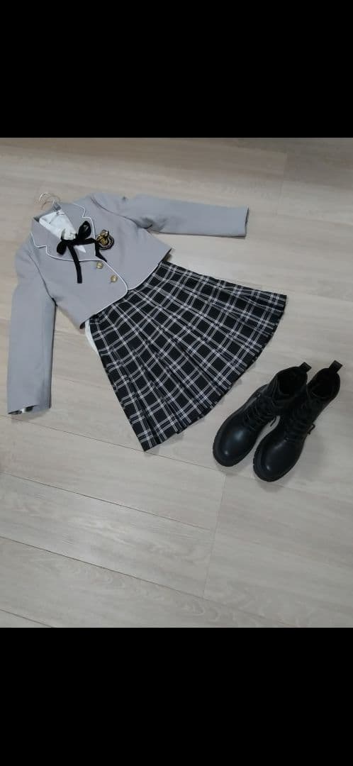 レピピの卒服2025 去年12月購入の今年3月卒業式に1回着用のみ　超美品