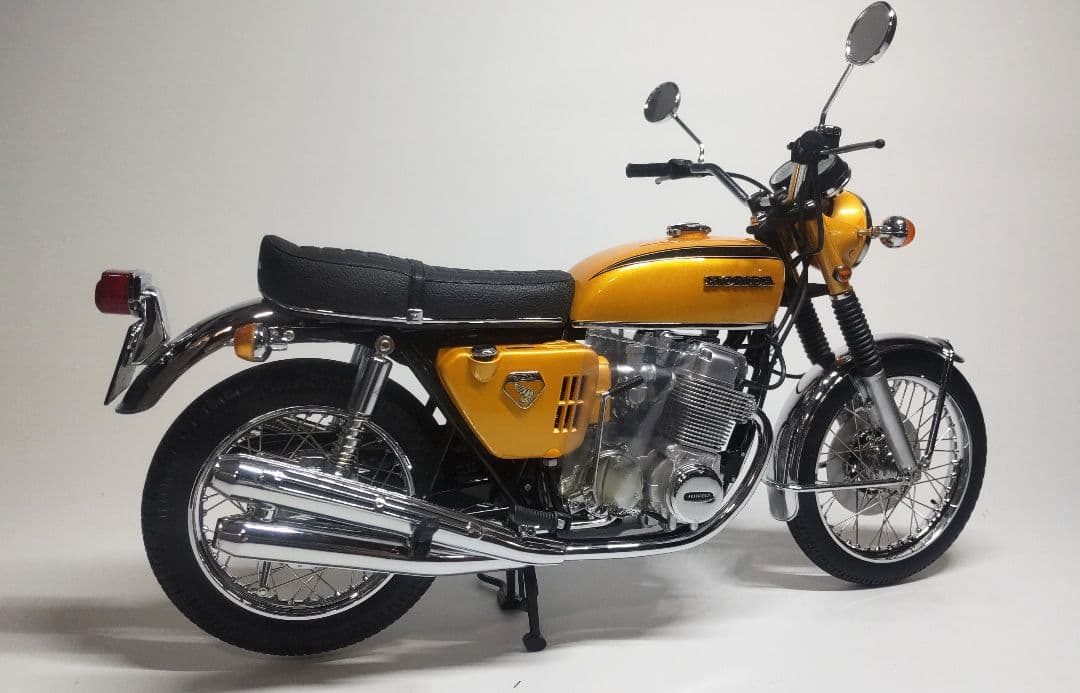 ミニチャンプス 1/6 HONDA CB750 ゴールド　ミニカー　バイク模型