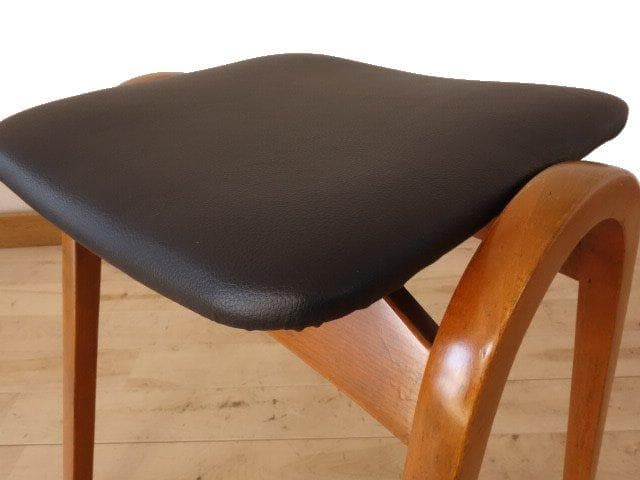 秋田木工　スタッキングスツール（カーキ色）②　座面張替・再塗装済ＵＳＥＤ