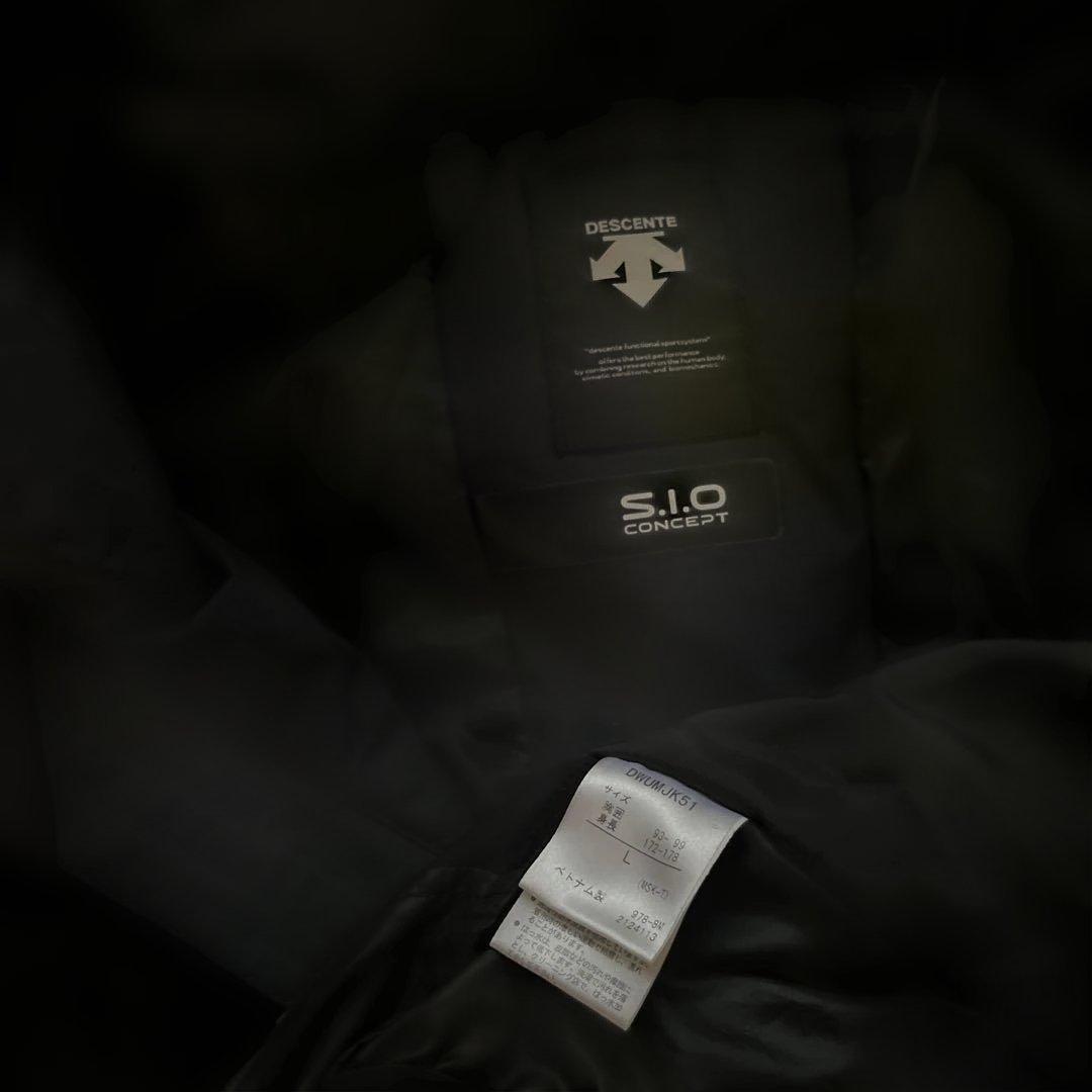 お値下げ！デサント黒/イエロー色★スキーウェア バックポケット付き　上下Lサイズ