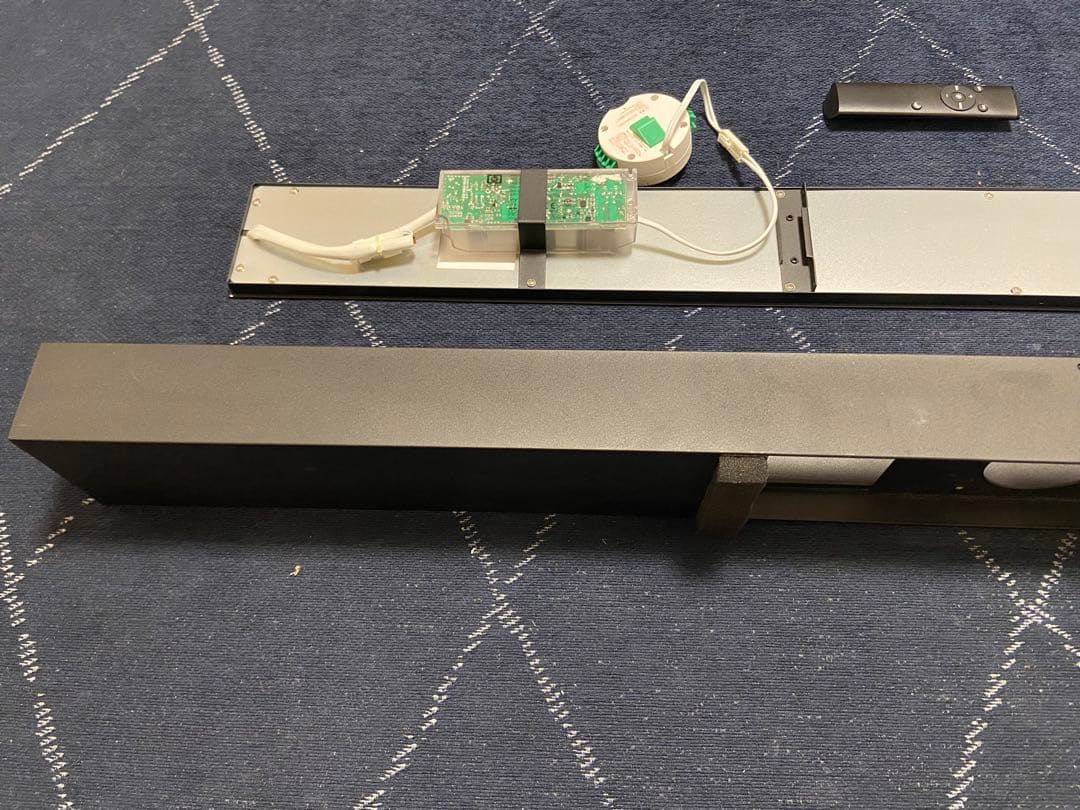 かなでもの　オフィスライト　ネジ欠品