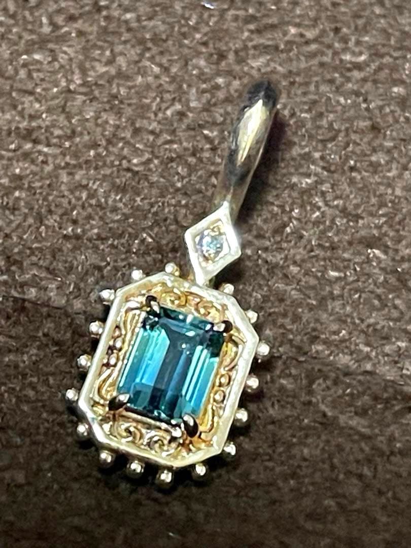 【新品】 アガット K10 バイカラーサファイアチャーム / agete