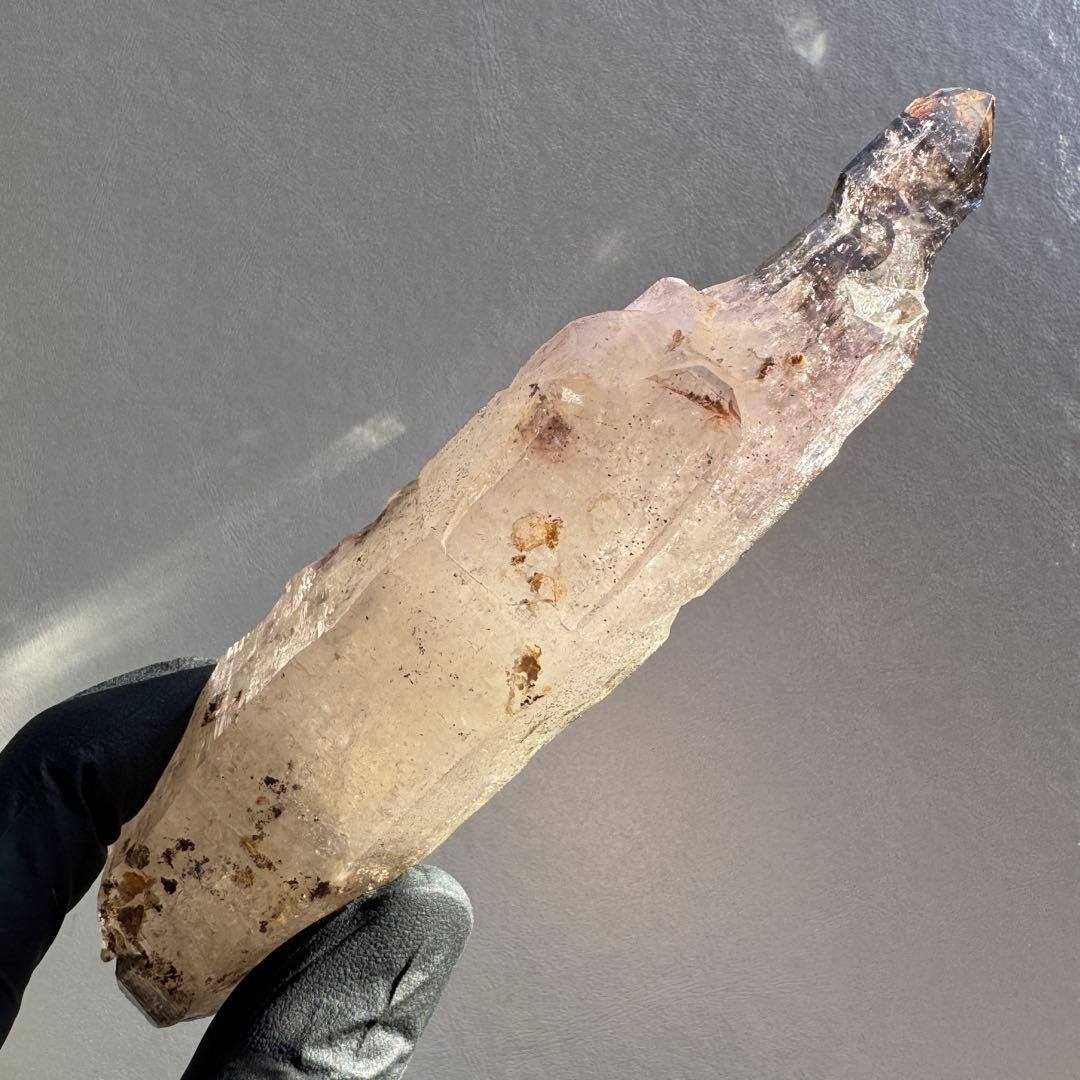 ワンドのようなシャンガンアメジスト ジンバブエ産 原石 鉱物標本