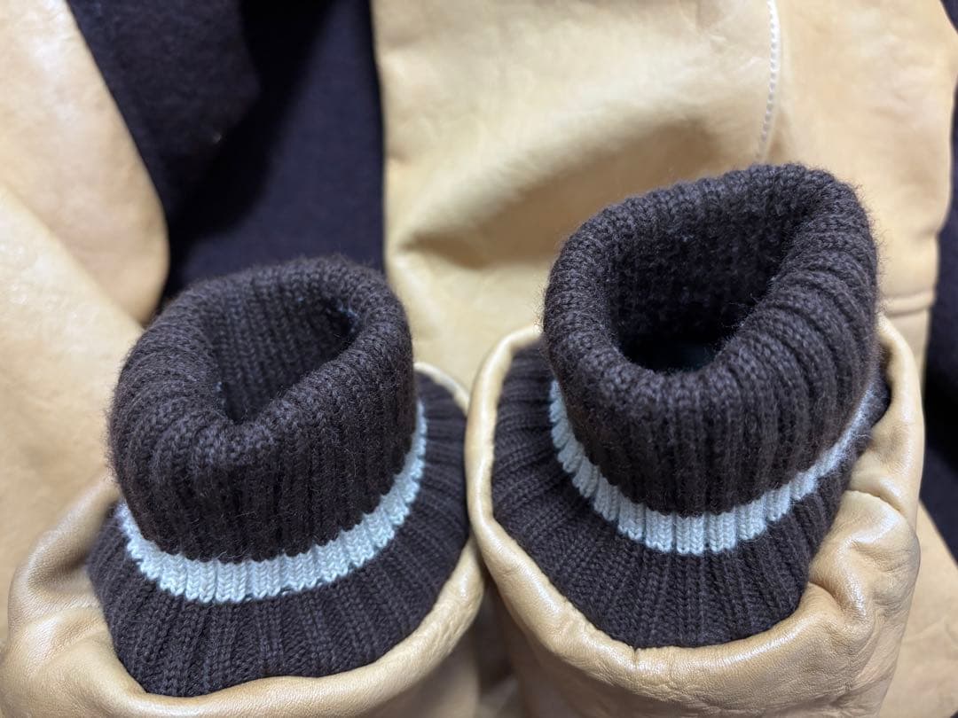 ホワイツビル　フード付きスタジャン