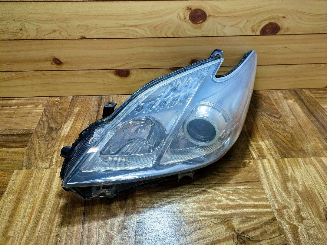 30プリウス イカリング ヘッドライト US仕様 ZVW30 黄ばみ無し