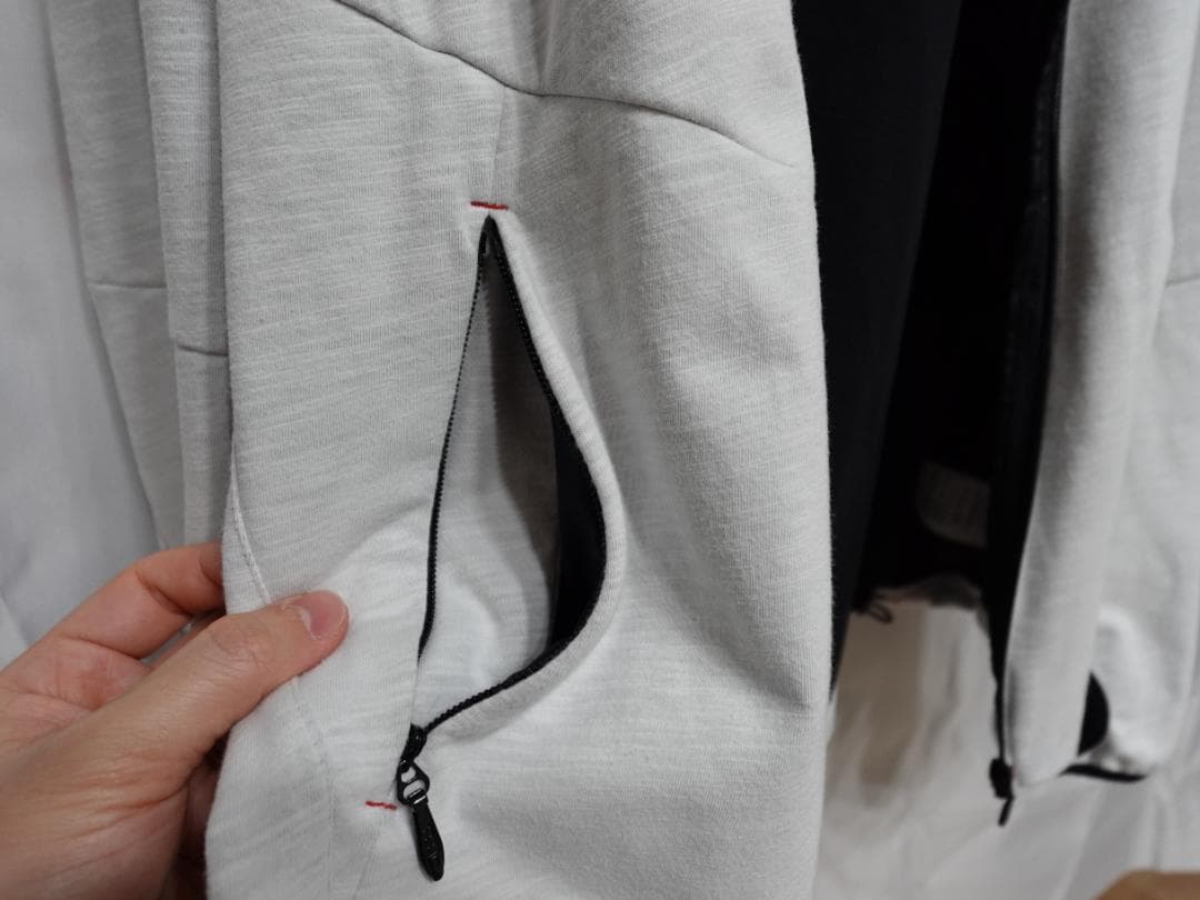 クシタニ　ミッドパーカー　ホワイト　防風　普段使いにも