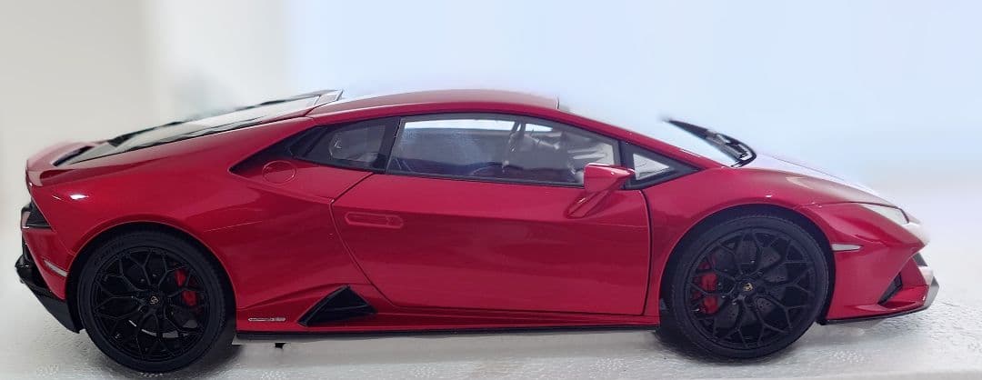 Lamborghini Huracán EVO レッド1/18【AUTOART】