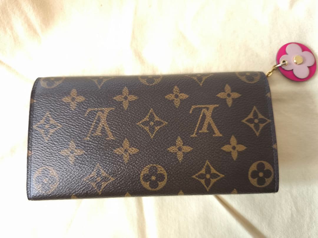 ⚠️ボタン難有ルイヴィトンモノグラム　ポルトフォイユエミリー❤フラワーチャーム