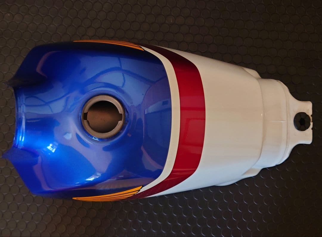 美品 FTR223 純正 フューエルタンク ガソリンタンク トリコロール