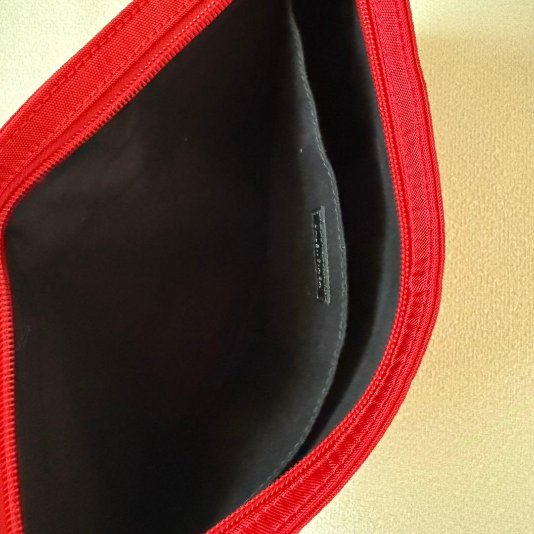 未使用品　バレンシアガ　クラッチバッグ　レッド