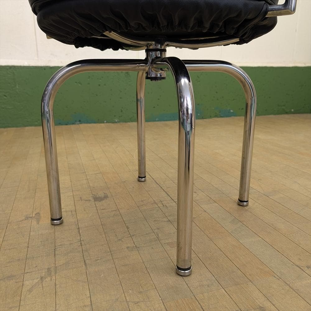 美品　本革　LC7　ル・コルビジェ　アームチェア　回転椅子　イス　リプロダクト