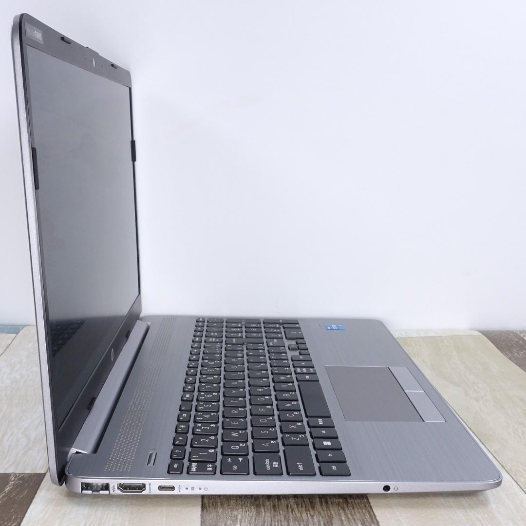 メモリ増設済み✨美品の２０２３年製✨１２世代コアｉ５に超高速ＳＳＤ✨フルＨＤ液晶