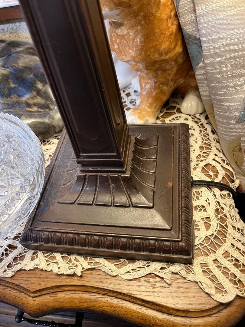 超大型　ヴィンテージステンドグラス花柄ランプ　グリーンカラー　高さ５７センチ程。