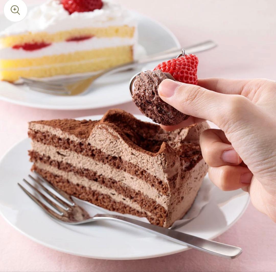 食品サンプル　いちごチョコっとミラー＆キーリングチョコケーキ、マカロンのいちご