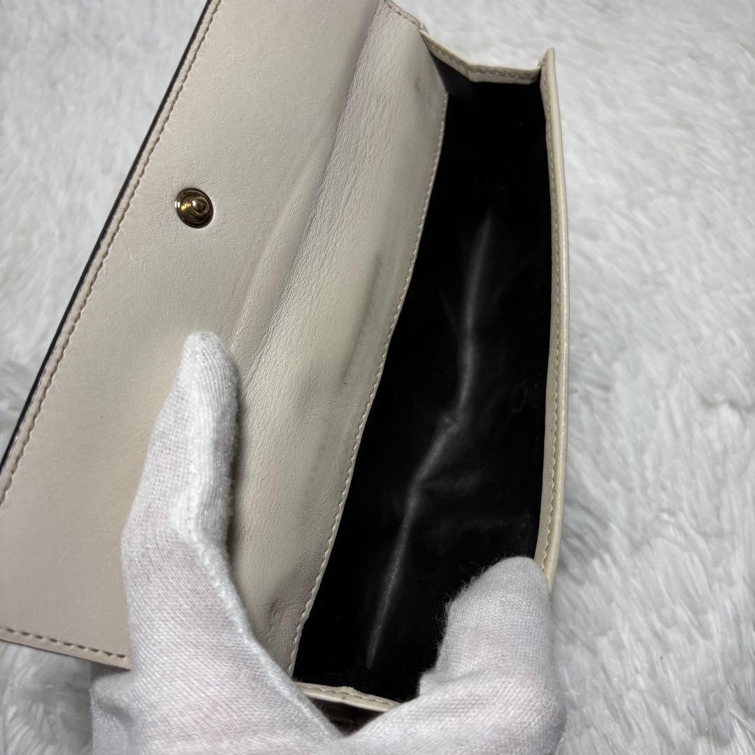 美品✨ グッチ 長財布 ラブリーハート GGキャンバス レザー 白 二つ折り