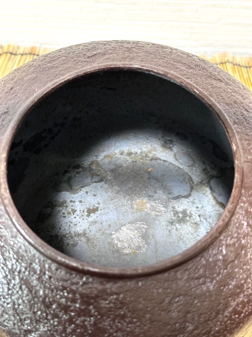 未使用品　南部藩釜師鈴木主膳堂　十代鈴木 忠兵衛(徳之助)作２２型槌目　南部鉄瓶